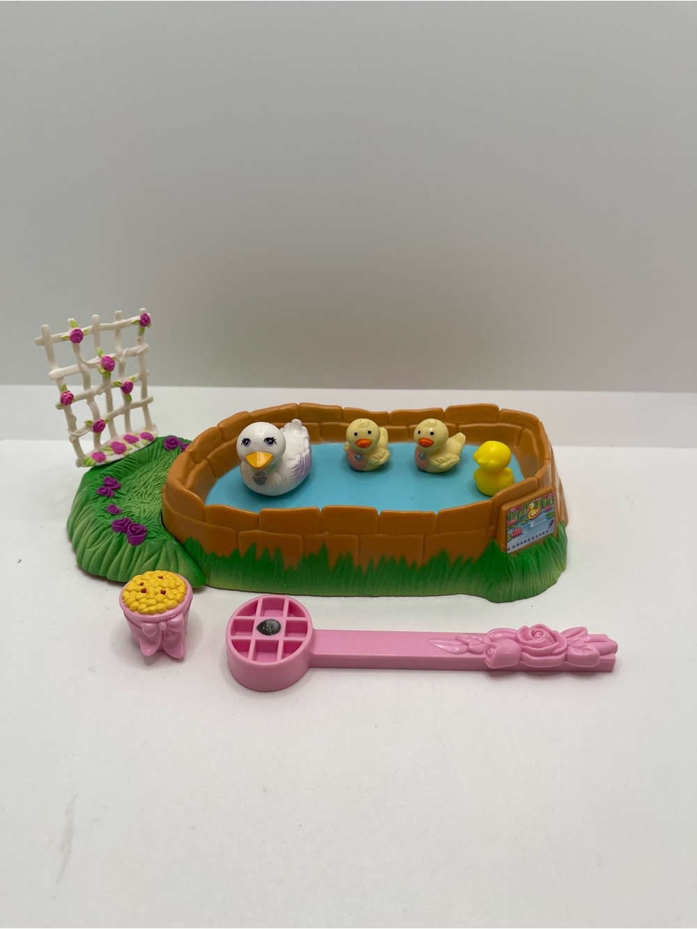 Vintage 1994 Littlest Pet Shop Swimming Ducklings With Pondside Nest